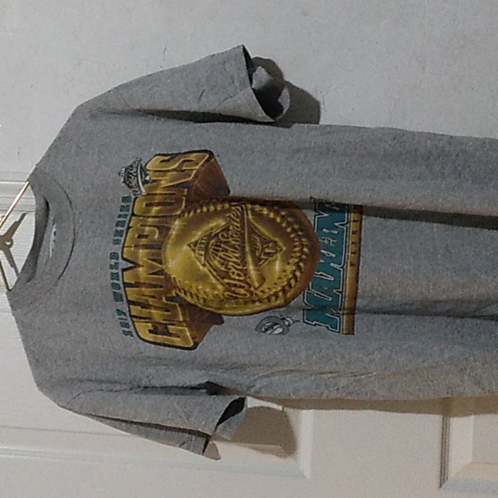 Lee vintage Florida Marlins 1997 World Champions sport T-shirt.